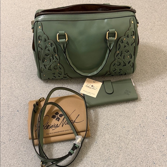 Patricia Nash Handbags - Patricia Nash Green Leather Handbag Set